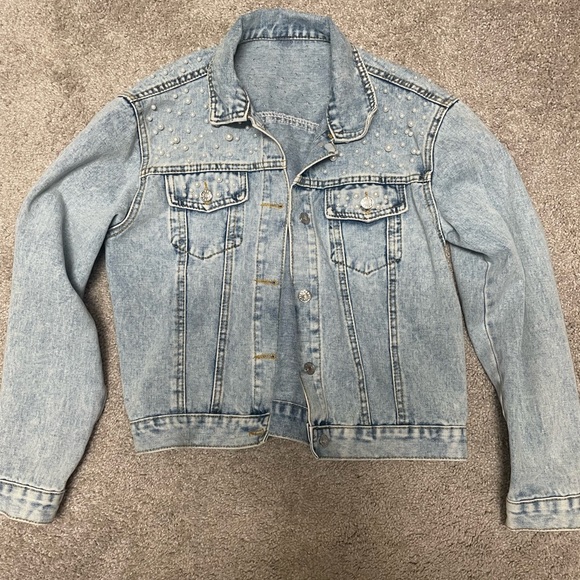 Jean jacket with pearl embellishments - Picture 1 of 3